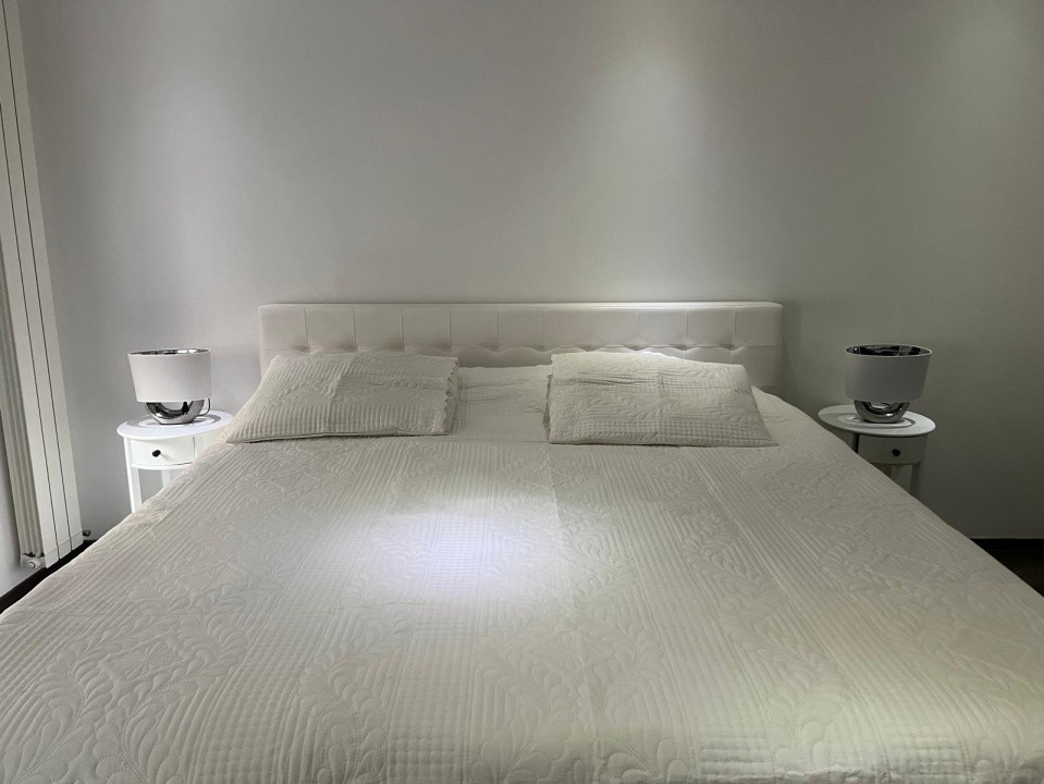 Apartament 3 camere  Centrul Istoric /  Piata  Sfatului / Piata Enescu