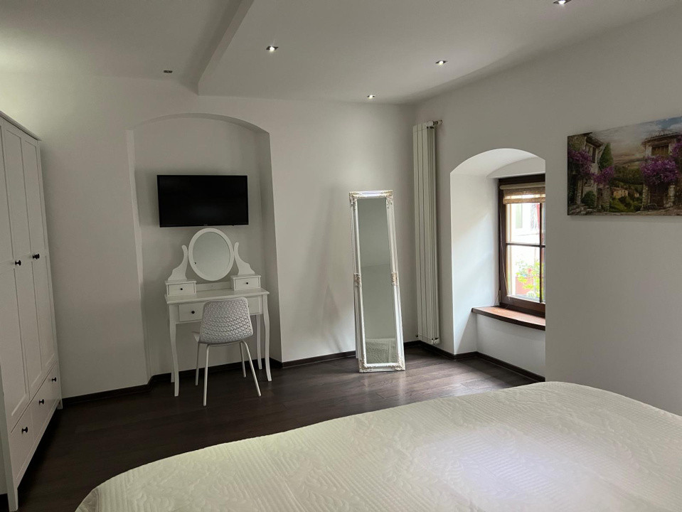 Apartament 3 camere  Centrul Istoric /  Piata  Sfatului / Piata Enescu