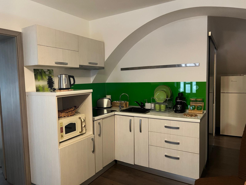 Apartament 3 camere  Centrul Istoric /  Piata  Sfatului / Piata Enescu