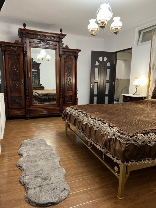 Apartament 3 camere(apartament 2 camere+ studio) Centrul Istoric- Piata Sfatului