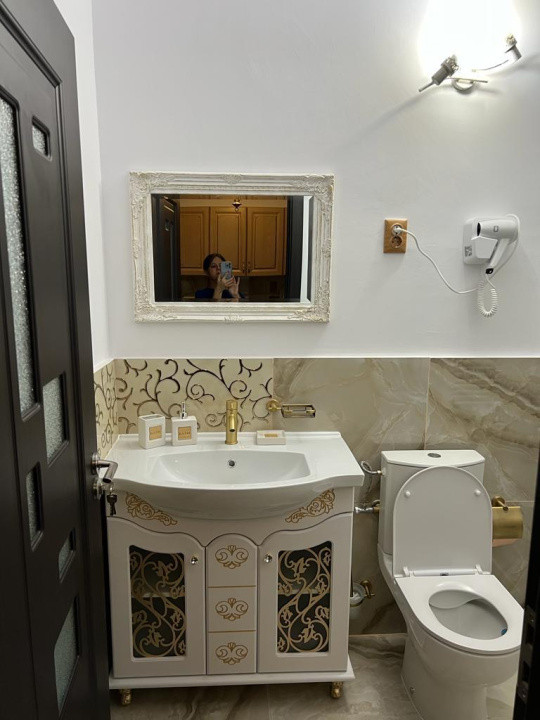 Apartament 3 camere(apartament 2 camere+ studio) Centrul Istoric- Piata Sfatului