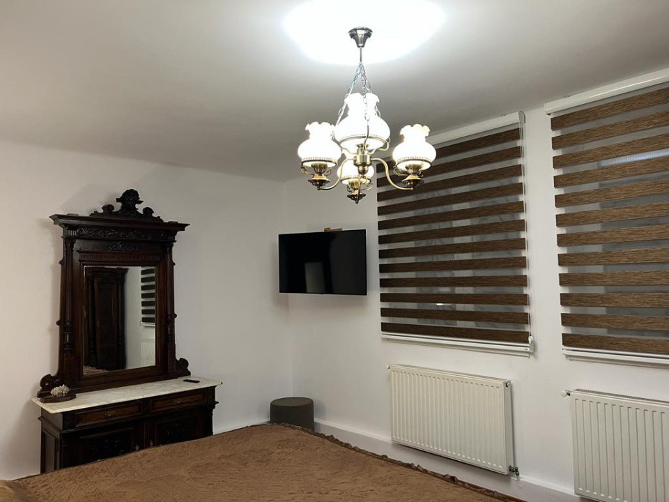 Apartament 3 camere(apartament 2 camere+ studio) Centrul Istoric- Piata Sfatului