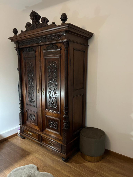 Apartament 3 camere(apartament 2 camere+ studio) Centrul Istoric- Piata Sfatului