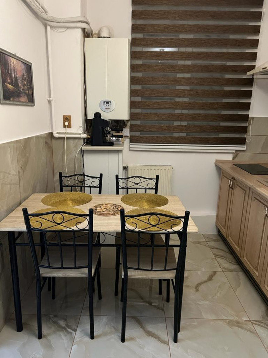 Apartament 3 camere(apartament 2 camere+ studio) Centrul Istoric- Piata Sfatului