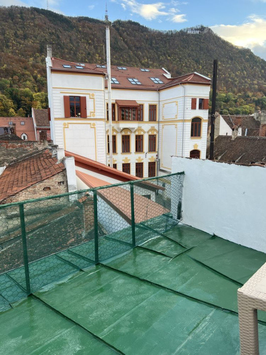 Apartament 3 camere(apartament 2 camere+ studio) Centrul Istoric- Piata Sfatului