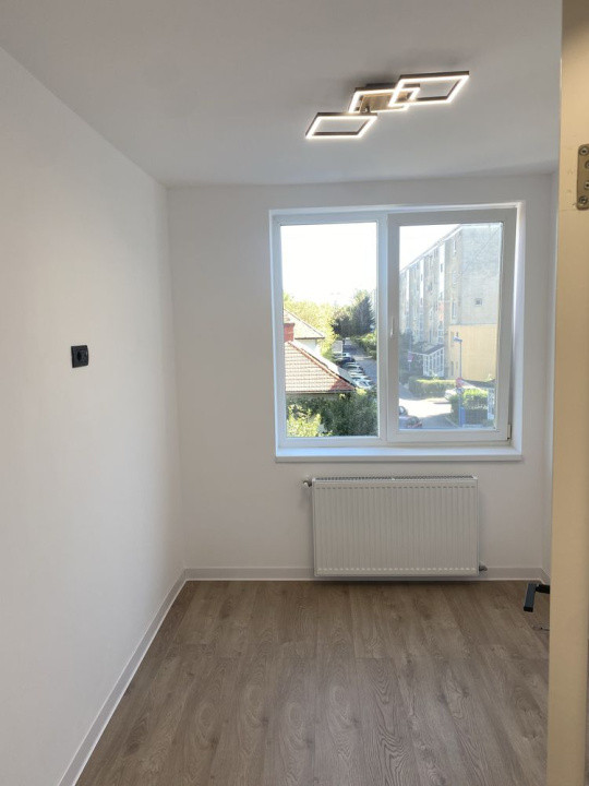 Apartament 3 camere renovat Tractorul / 13 decembrie