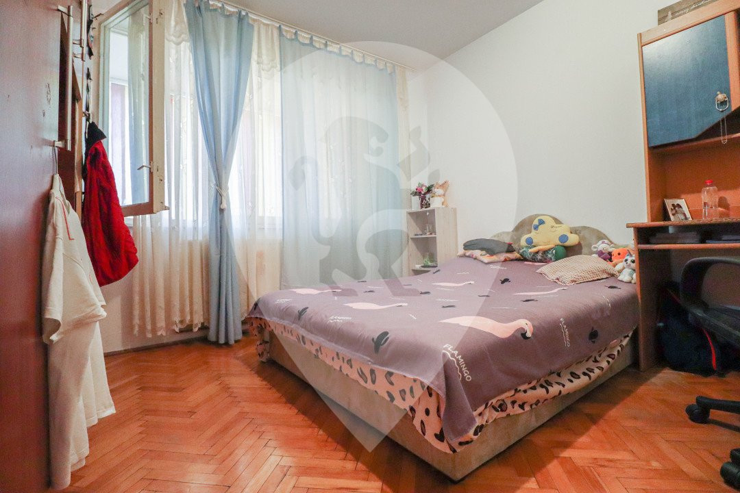 Apartament de vanzare cu 2 camere pe strada Zizinului