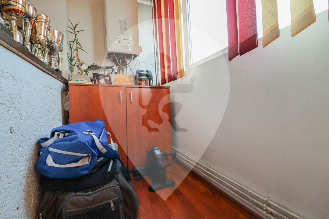 Apartament de vanzare cu 2 camere pe strada Zizinului