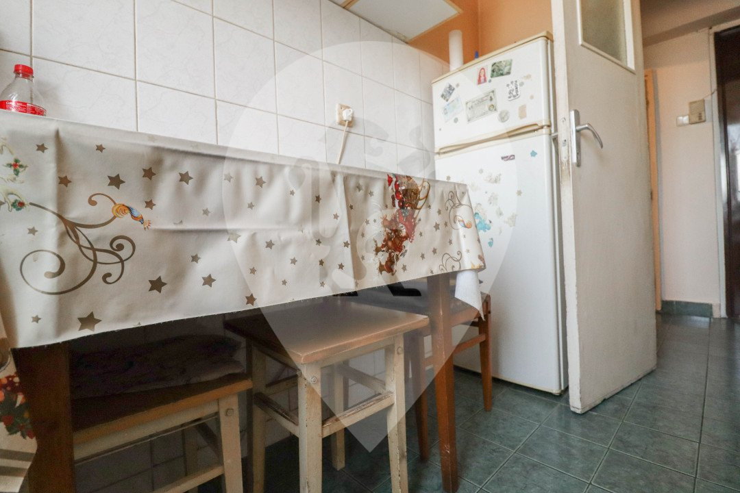 Apartament de vanzare cu 2 camere pe strada Zizinului