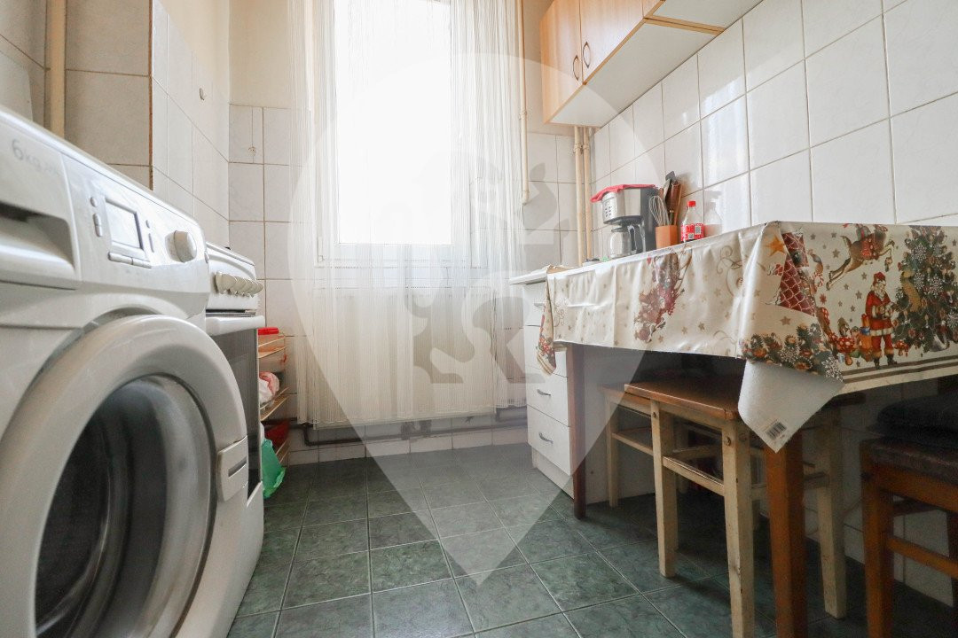 Apartament de vanzare cu 2 camere pe strada Zizinului