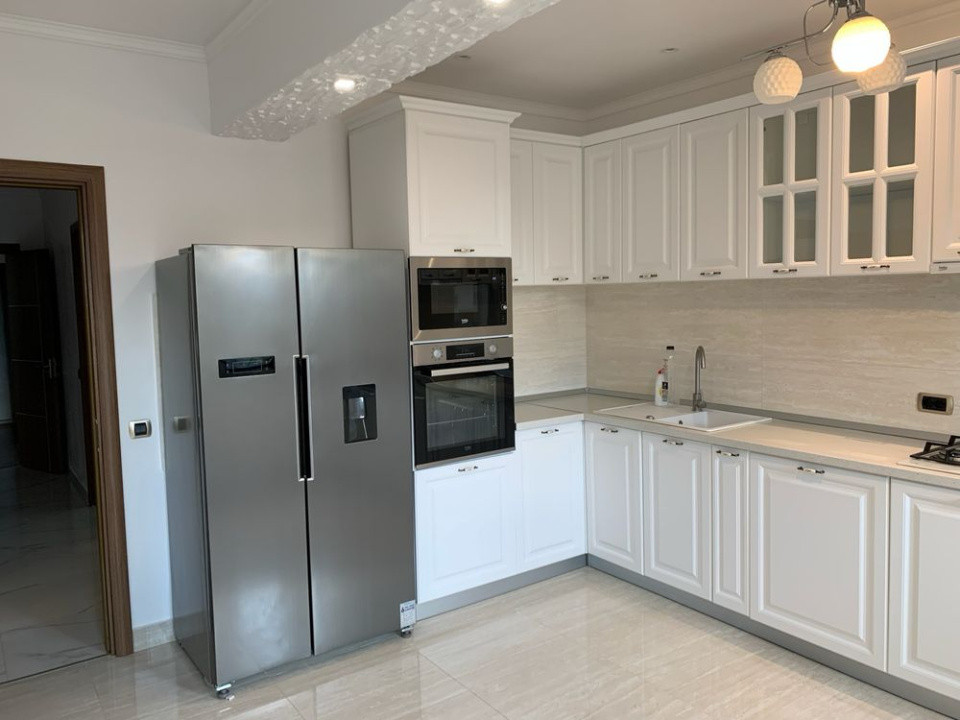 Apartament 3 camere  110 mp - 13 decembrie / Tractorul / Coresi Mall - ISARAN