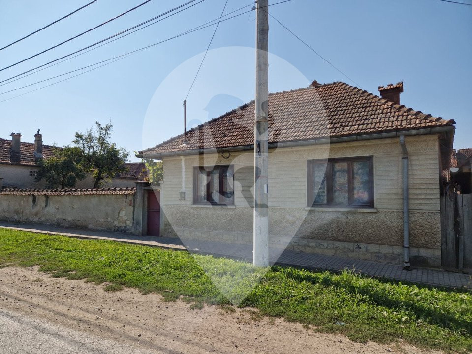 Oportunitate de investitie! Casa de vanzare in satul Palos