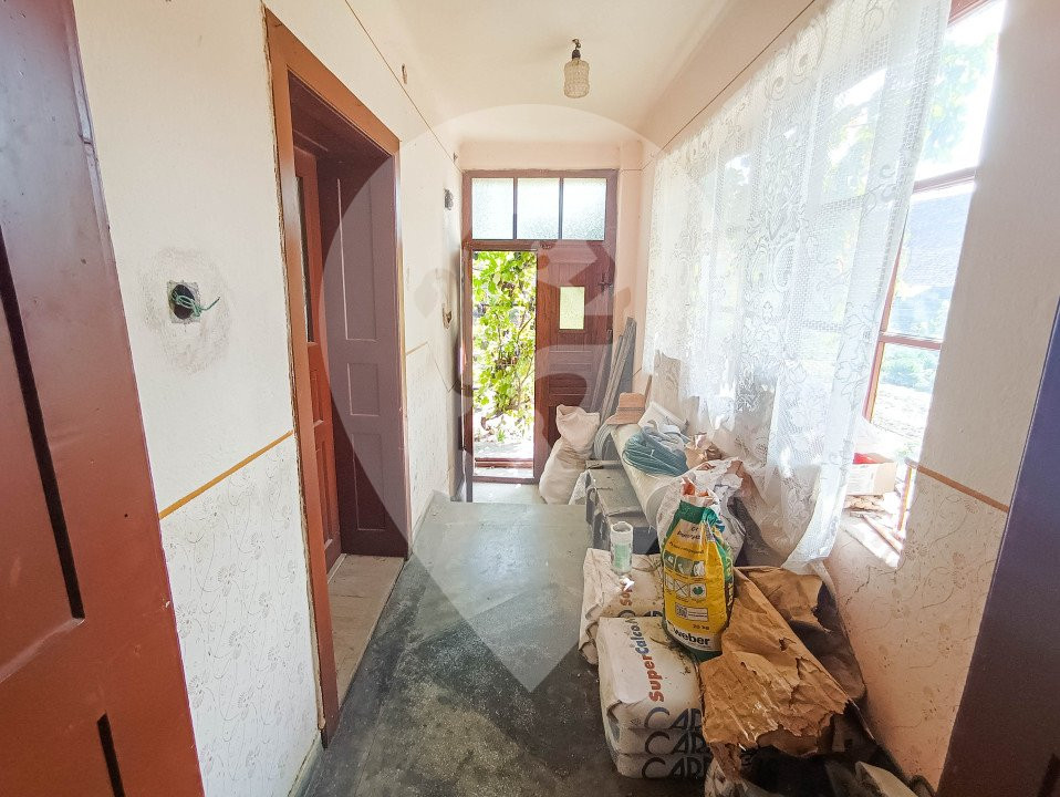 Oportunitate de investitie! Casa de vanzare in satul Palos
