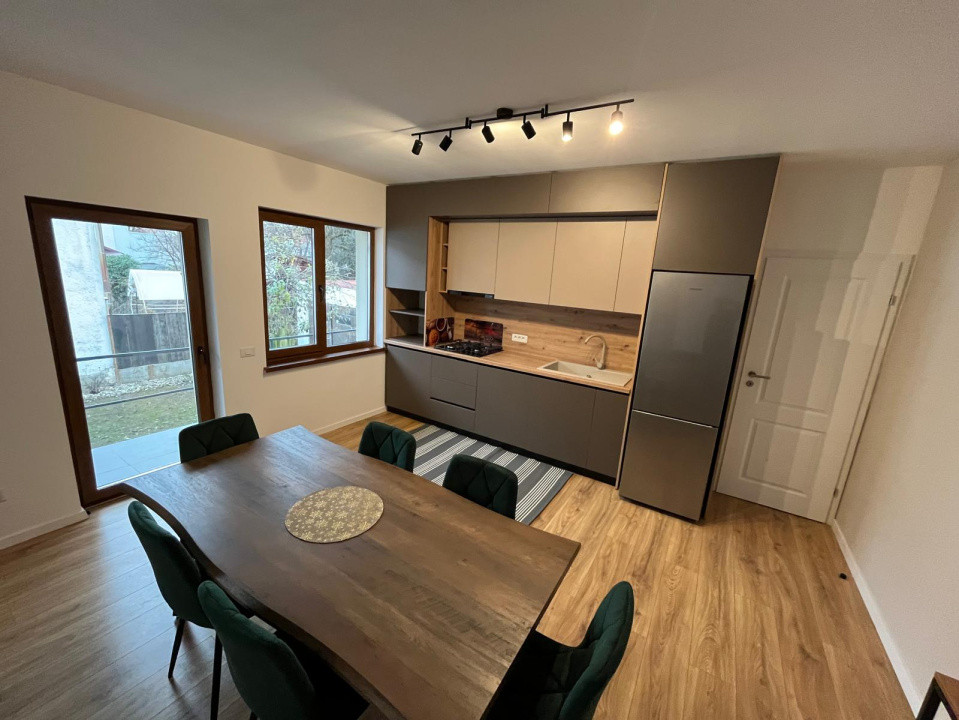 Casa 3 camere 100 mp - Brasov / Centru Civic  / Saturn / Calea Bucuresti