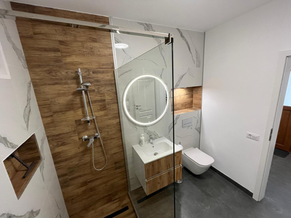 Casa 3 camere 100 mp - Brasov / Centru Civic  / Saturn / Calea Bucuresti