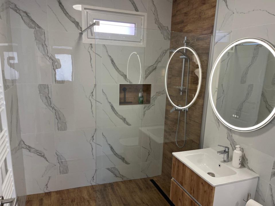 Casa 3 camere 100 mp - Brasov / Centru Civic  / Saturn / Calea Bucuresti