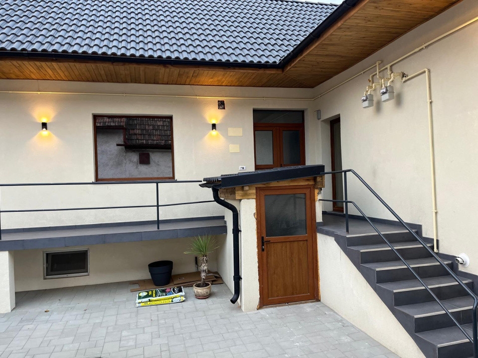 Casa 3 camere 100 mp - Brasov / Centru Civic  / Saturn / Calea Bucuresti