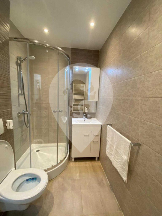 Apartament cu 3 camere Penthouse Tractorul / Maurer Coresi 