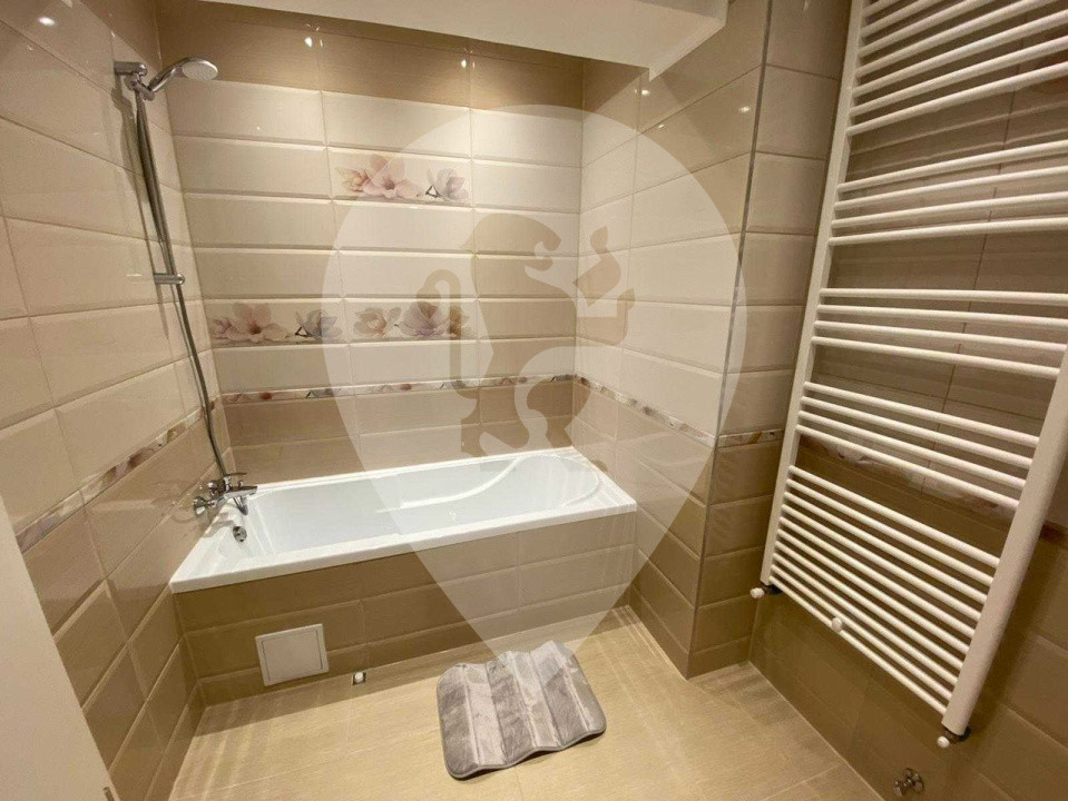 Apartament cu 3 camere Penthouse Tractorul / Maurer Coresi 